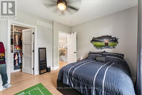 251 Aldercrest Avenue, Hamilton, ON - Indoor Photo Showing Bedroom