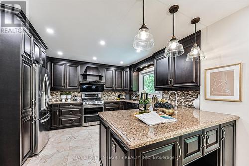 42 Sycamore Drive, Markham, ON - Indoor Photo Showing Kitchen With Upgraded Kitchen