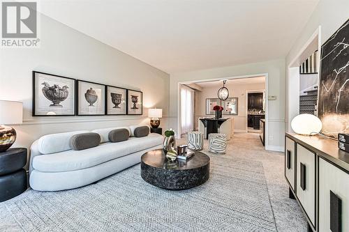 42 Sycamore Drive, Markham, ON - Indoor Photo Showing Living Room