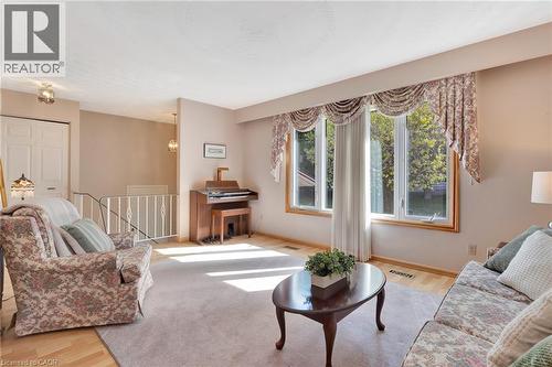73 Brunswick Avenue, Kitchener, ON - Indoor Photo Showing Living Room