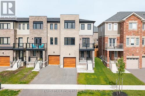 53 HARVEST CRESCENT  Barrie, ON L9J 0T5