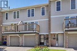 C - 276 DALEHURST DRIVE Ottawa, ON K2G 4J5