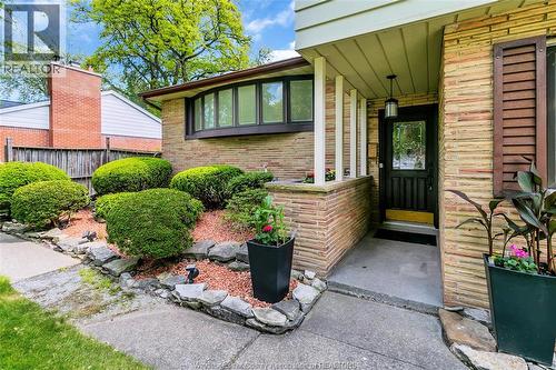 719 Champlain Drive, Windsor, ON 
