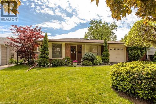 643 ARTREVA Crescent  Burlington, ON L7L 2B8