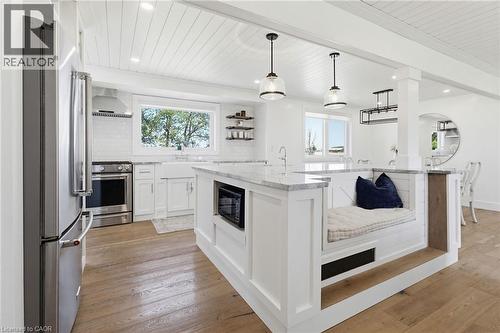 260 Binbrook Road, Binbrook, ON - Indoor Photo Showing Kitchen With Upgraded Kitchen