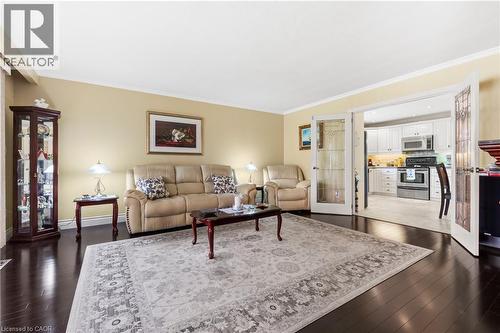58 Centennial Parkway S, Hamilton, ON - Indoor Photo Showing Living Room