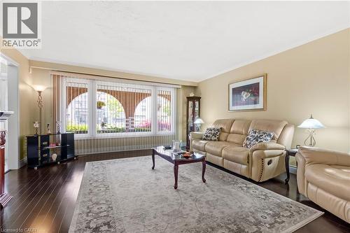 58 Centennial Parkway S, Hamilton, ON - Indoor Photo Showing Living Room