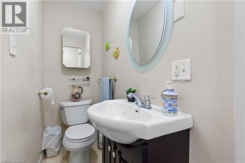 58 Centennial Parkway S, Hamilton, ON - Indoor Photo Showing Bathroom