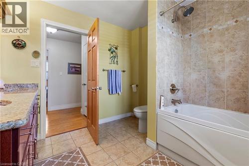58 Centennial Parkway S, Hamilton, ON - Indoor Photo Showing Bathroom
