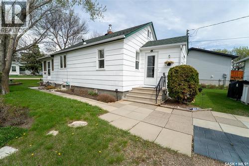 300 Carson Street, Dundurn, SK - Outdoor