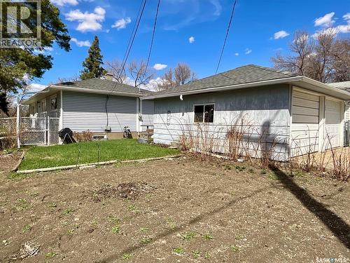 5445 4Th Avenue, Regina, SK - Outdoor