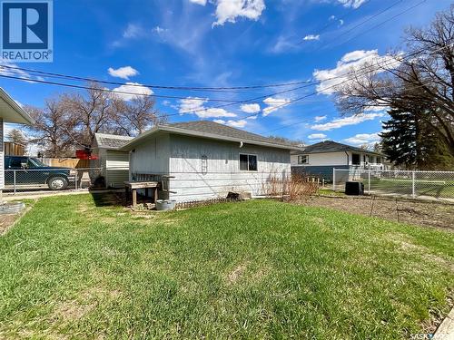 5445 4Th Avenue, Regina, SK - Outdoor