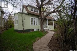 760 James STREET N Lumsden, SK S0G 3C0