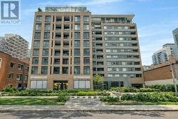 802 - 400 WELLINGTON STREET W Toronto, ON M5V 0B5