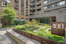 802 - 400 WELLINGTON STREET W Toronto, ON M5V 0B5