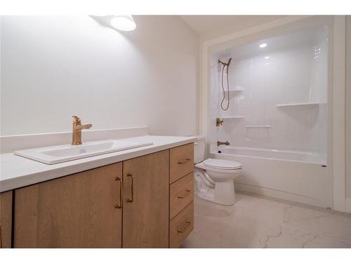 216 Cheeseman Drive, St. John'S, NL - Indoor Photo Showing Bathroom
