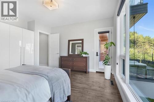 1309 Beaufort Drive, Burlington, ON - Indoor Photo Showing Bedroom