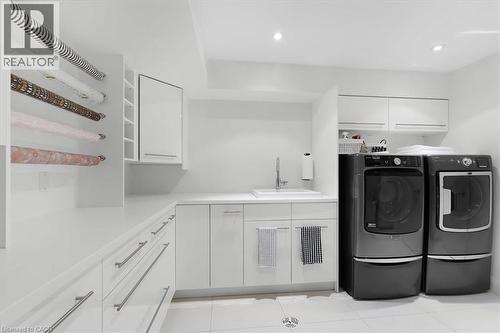 1309 Beaufort Drive, Burlington, ON - Indoor Photo Showing Laundry Room