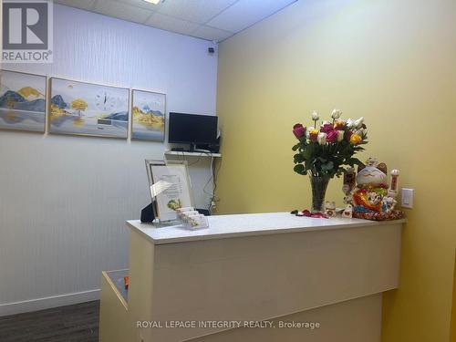 204 - 2446 Bank Street, Ottawa, ON 