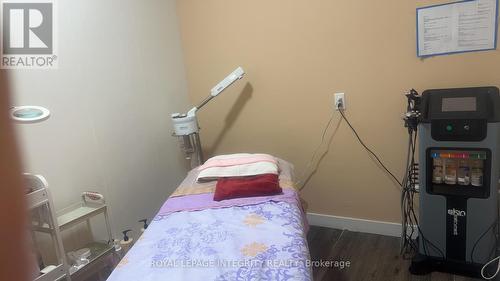 204 - 2446 Bank Street, Ottawa, ON 