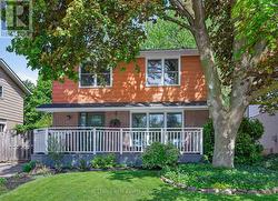 141 OAKDALE DRIVE Oakville, ON L6H 1J4