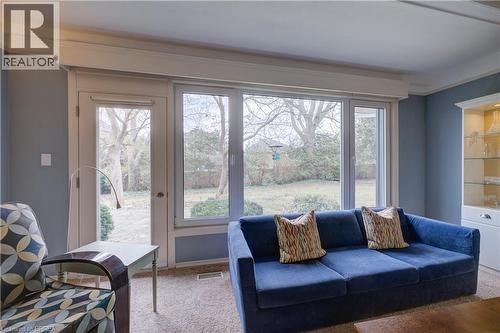 9 Summerhayes Crescent, Brantford, ON - Indoor Photo Showing Living Room