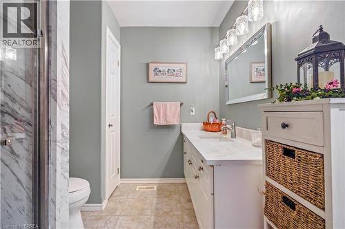 24 Griffiths Drive Unit# 9, Paris, ON - Indoor Photo Showing Bathroom