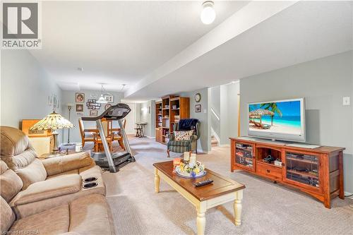 24 Griffiths Drive Unit# 9, Paris, ON - Indoor Photo Showing Living Room