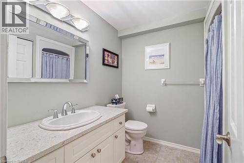 24 Griffiths Drive Unit# 9, Paris, ON - Indoor Photo Showing Bathroom