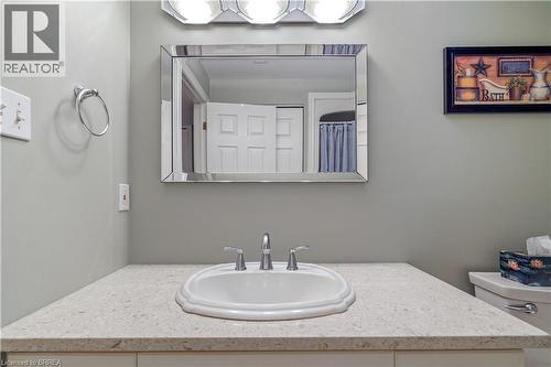 24 Griffiths Drive Unit# 9, Paris, ON - Indoor Photo Showing Bathroom