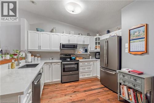 24 Griffiths Drive Unit# 9, Paris, ON - Indoor Photo Showing Kitchen With Double Sink