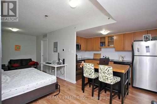 109 - 22 Western Battery Road, Toronto, ON - Indoor Photo Showing Kitchen