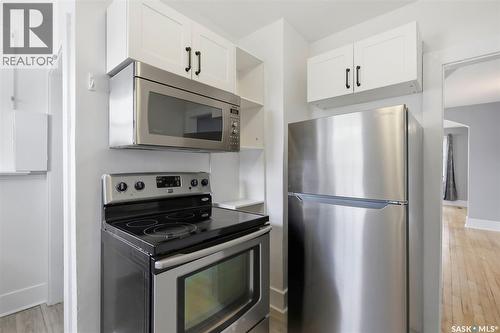 825 L Avenue S, Saskatoon, SK - Indoor Photo Showing Kitchen With Stainless Steel Kitchen