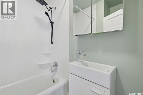 825 L Avenue S, Saskatoon, SK - Indoor