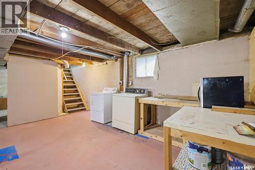 825 L Avenue S, Saskatoon, SK - Indoor Photo Showing Laundry Room