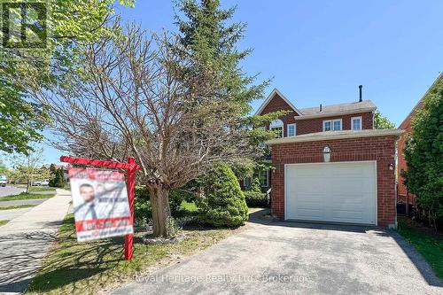 27 FURROW DRIVE  Whitby (Rolling Acres), ON L1R 1Y6
