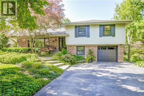 692 COURTLAND Place  Burlington, ON L7R 2M6