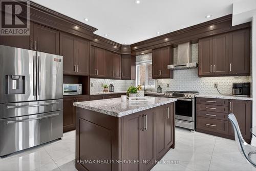 3365 Destination Drive, Mississauga, ON - Indoor Photo Showing Kitchen With Upgraded Kitchen