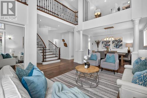 3365 Destination Drive, Mississauga, ON - Indoor Photo Showing Living Room