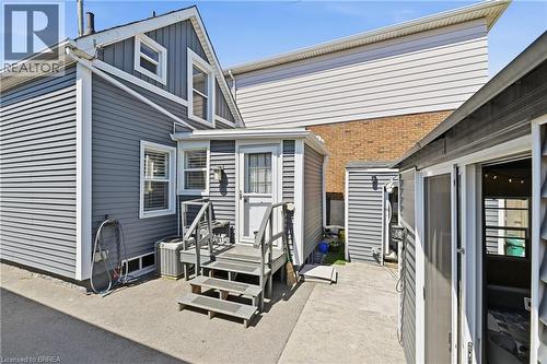 23 Britannia Avenue, Hamilton, ON - Outdoor