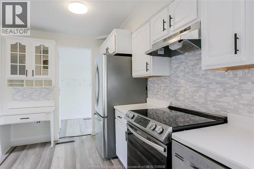 1054 Glidden, Windsor, ON - Indoor Photo Showing Kitchen