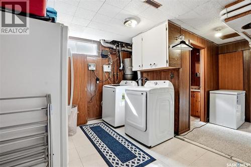 1918 Ewart Avenue, Saskatoon, SK - Indoor Photo Showing Laundry Room