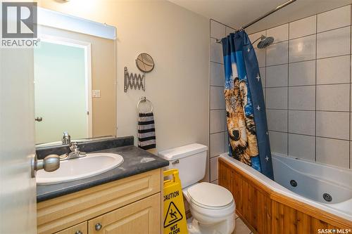 14 3809 Luther Place, Saskatoon, SK - Indoor Photo Showing Bathroom