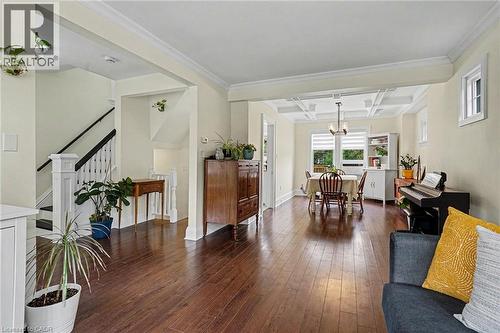 30 Province Street S, Hamilton, ON - Indoor Photo Showing Living Room