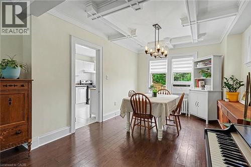 30 Province Street S, Hamilton, ON - Indoor Photo Showing Dining Room
