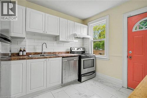 30 Province Street S, Hamilton, ON - Indoor Photo Showing Kitchen With Double Sink