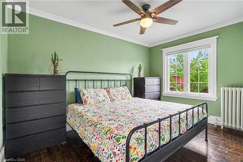 30 Province Street S, Hamilton, ON - Indoor Photo Showing Bedroom
