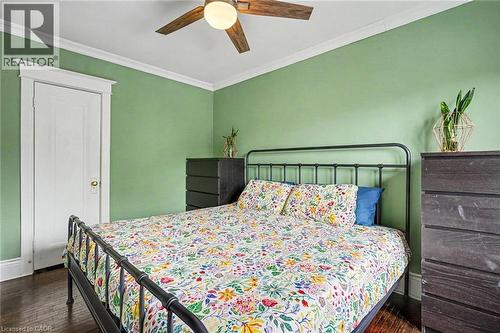 30 Province Street S, Hamilton, ON - Indoor Photo Showing Bedroom