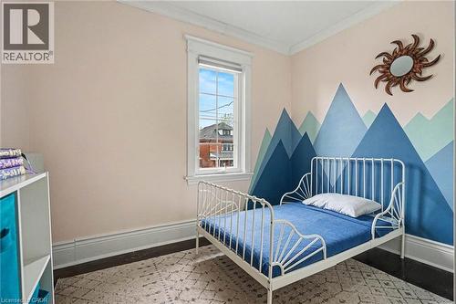 30 Province Street S, Hamilton, ON - Indoor Photo Showing Bedroom