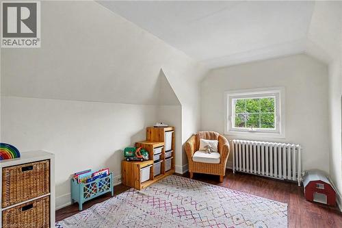 30 Province Street S, Hamilton, ON - Indoor Photo Showing Bedroom